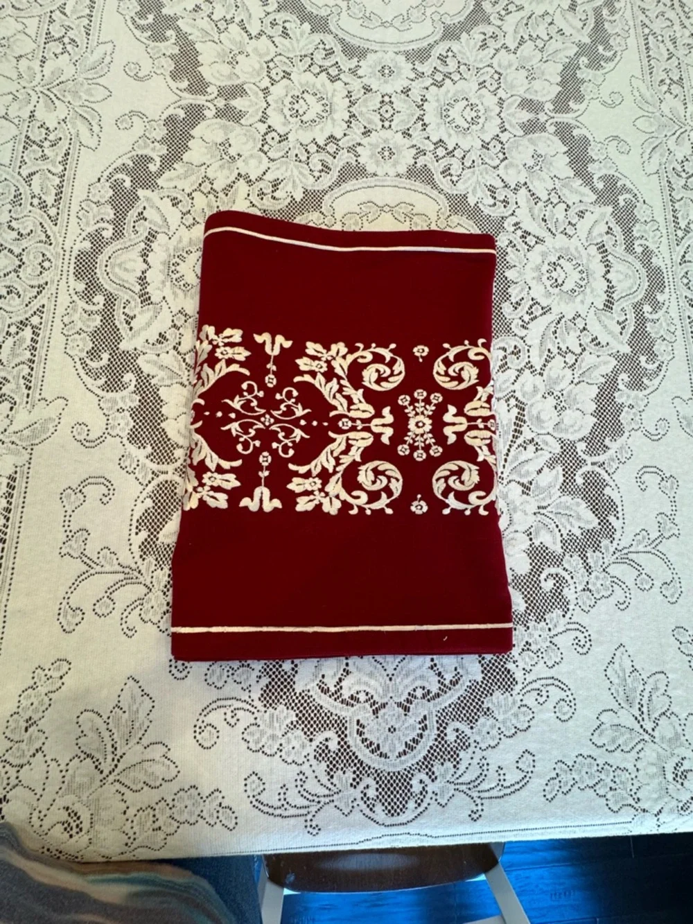 Williams Sonoma Embroidered Crewel Holiday Table Runner – Red | 16” x 90”